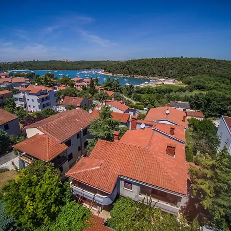 Traumurlaub In Einer In Strandnaehe By Interhome Apartment Banjole