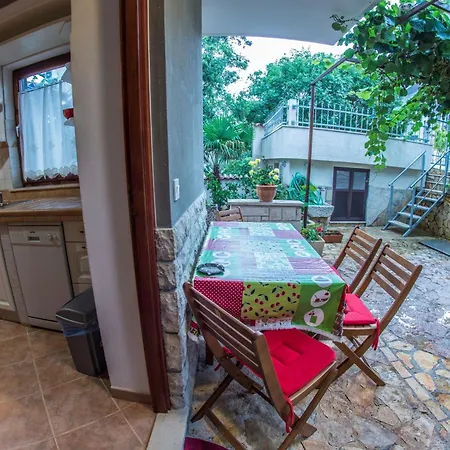 Traumurlaub In Einer In Strandnaehe By Interhome Banjole
