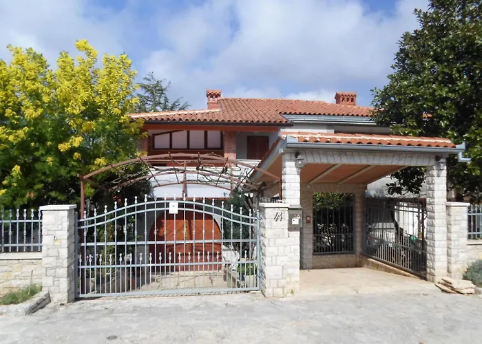 Traumurlaub In Einer In Strandnaehe By Interhome *