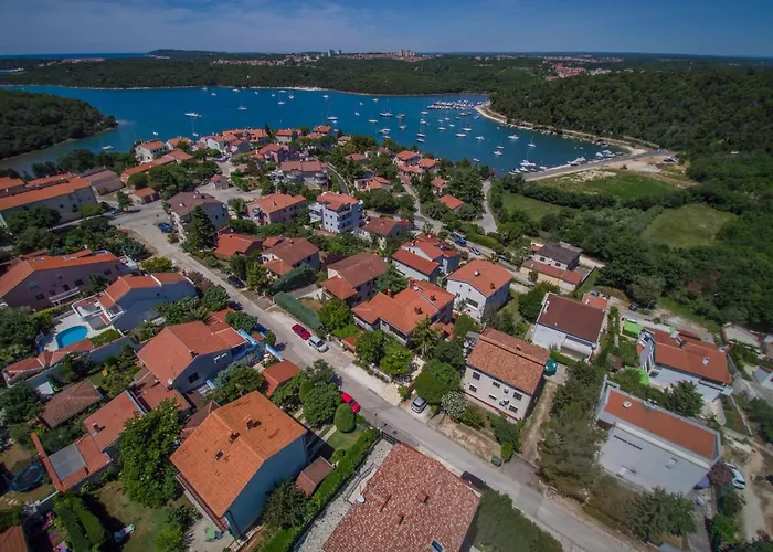 Traumurlaub In Einer In Strandnaehe By Interhome Apartamento Banjole